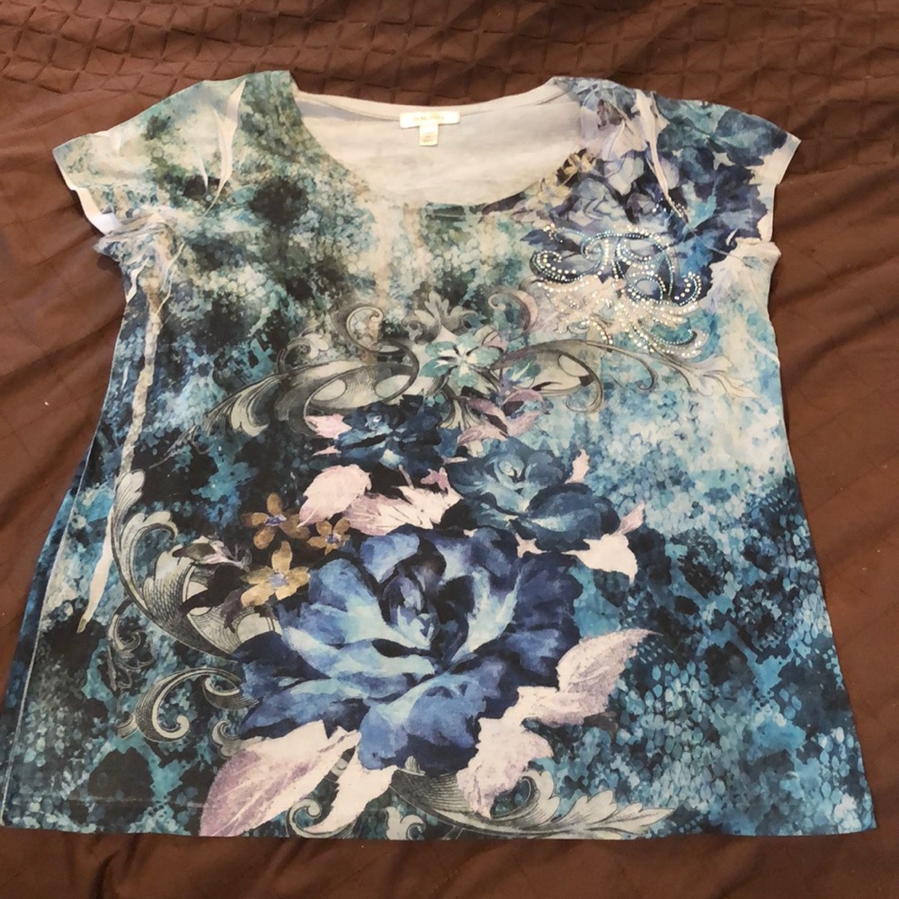 Teals and greens top